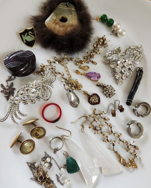 Vintage jewelry lot (J) Carousel 1