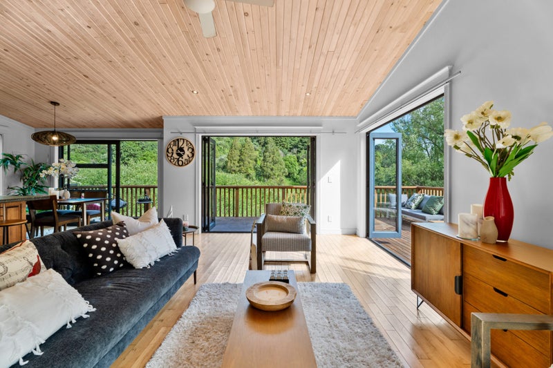 Sunshine, Privacy & Easy Living64439450446722110