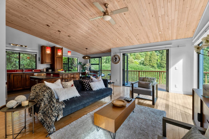 Sunshine, Privacy & Easy Living64439450446722112