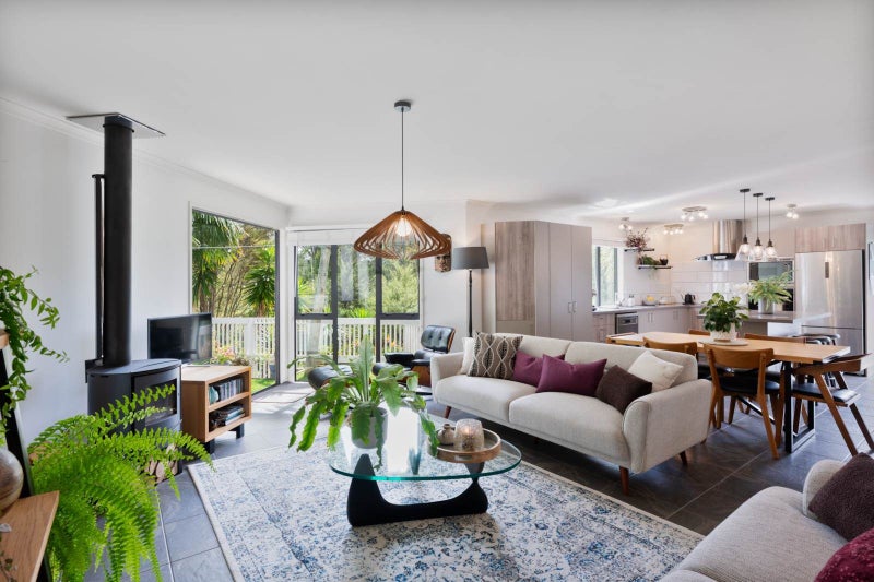 Stylish Family Retreat - Your Slice of Paradise64439450606978111