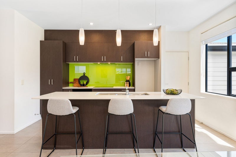 Sunlit, Flexible, Bays Border Delight!64439561272961113