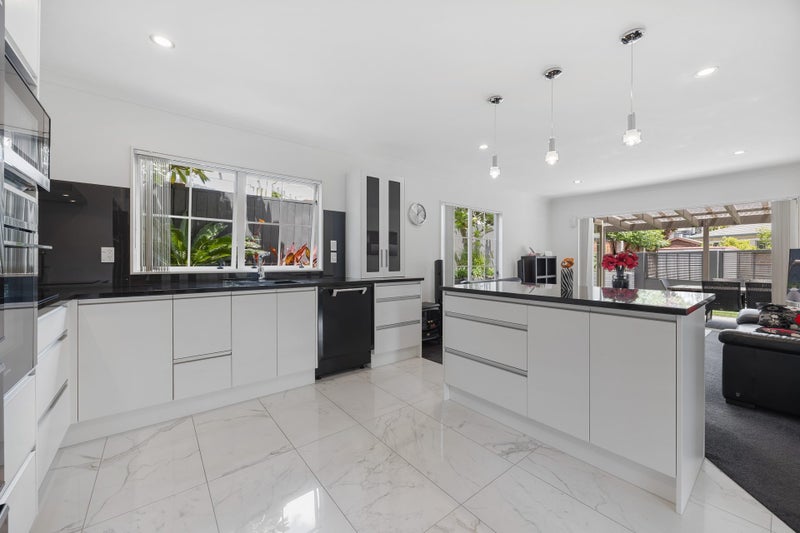 Super Styling and Location64439643078787111