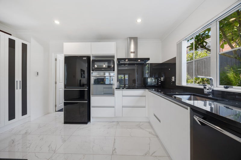 Super Styling and Location64439643078787113