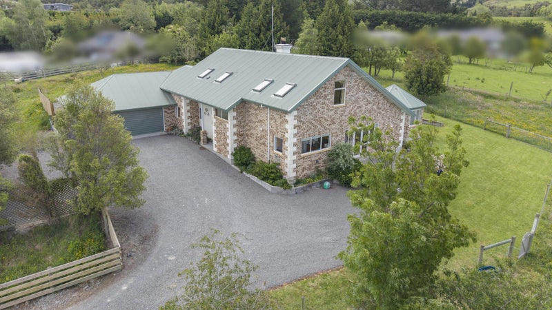 Lifestyle Living with Ample Space & Country Charm64439561410434110