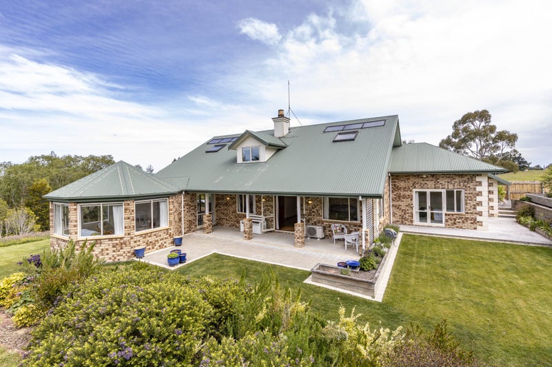 Lifestyle Living with Ample Space & Country Charm64439561410434112