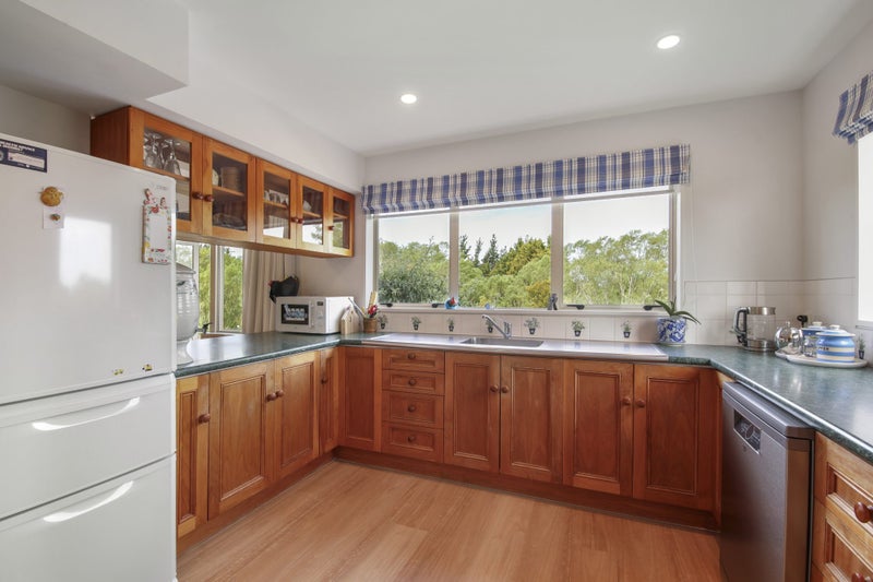 Lifestyle Living with Ample Space & Country Charm64439561410434114