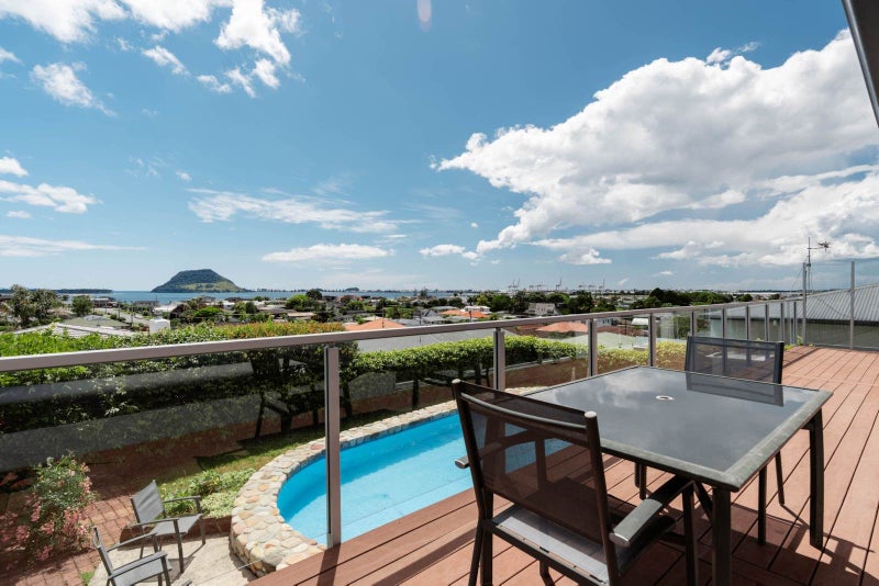 Views To Entertain64517125423233111