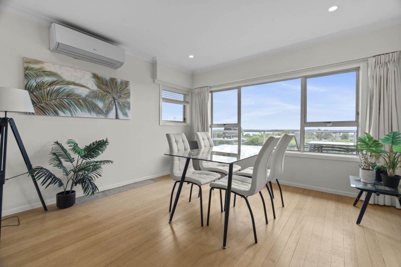 Views To Entertain64517125423233113