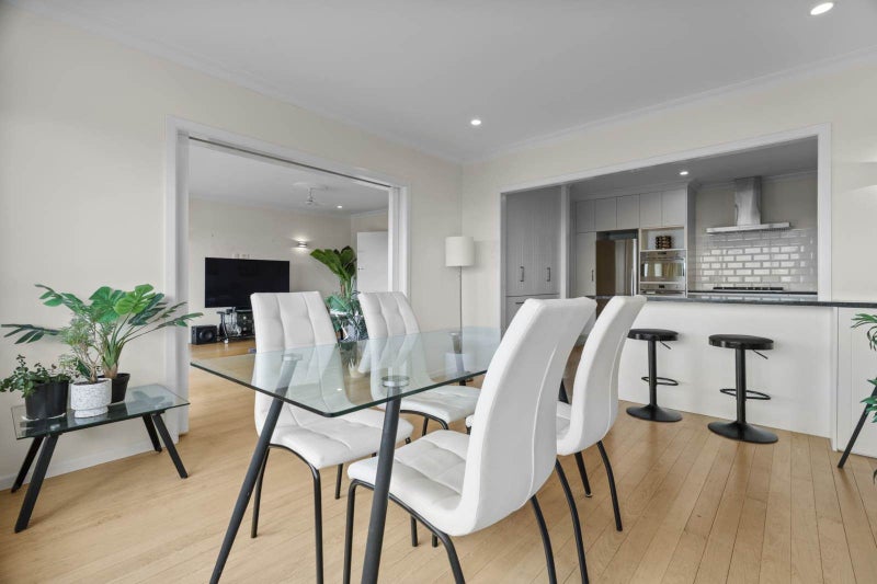 Views To Entertain64517125423233114