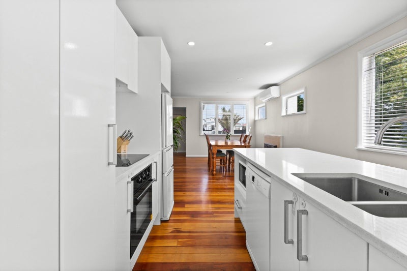 Exceptional starter for living and entertaining64443647576193112