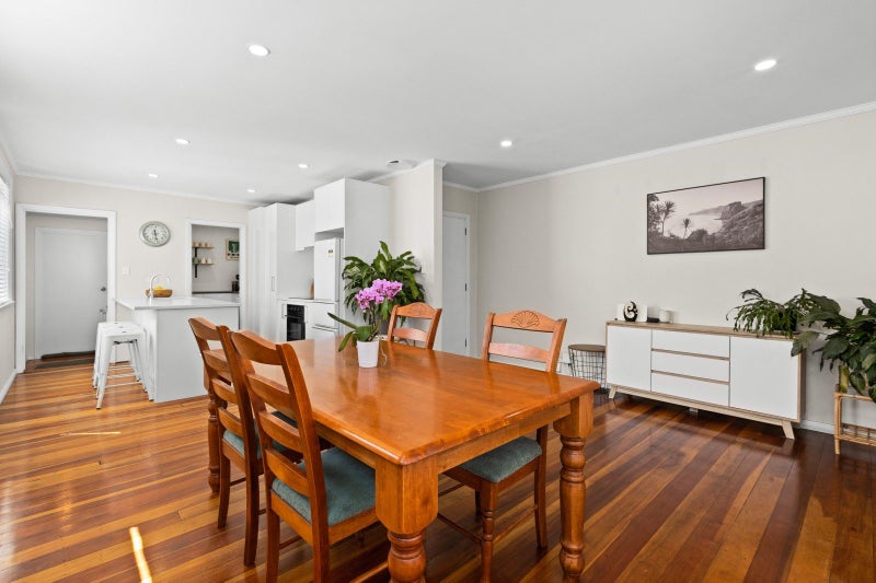 Exceptional starter for living and entertaining64443647576193113