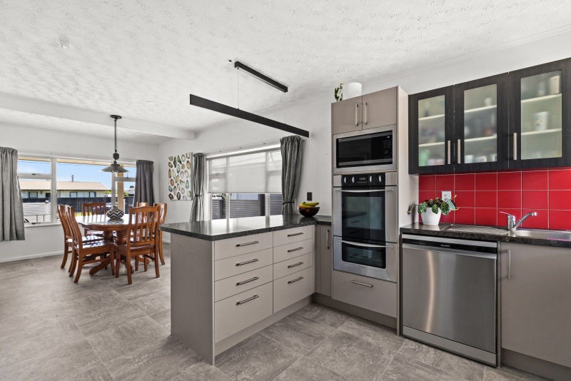 Stylish, Spacious and Packed with Extras64439952579586114