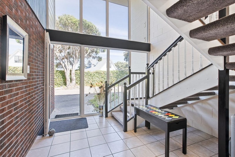 BIG bold and Beachfront64517625988099111