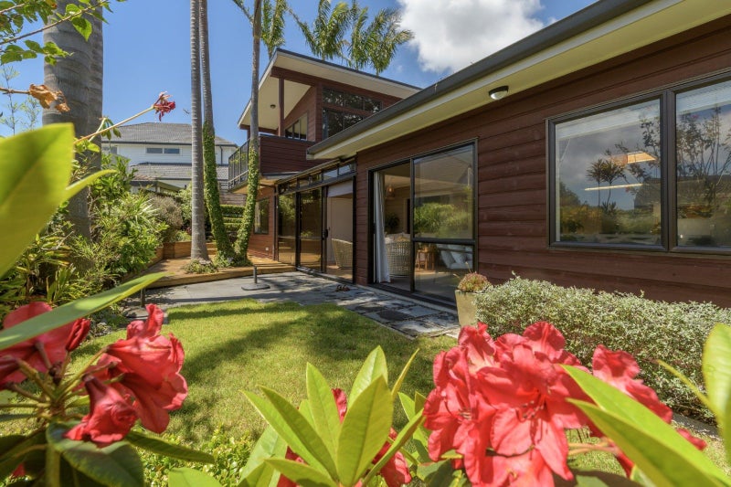 Serenity and Style in Early Matua64447777389059114