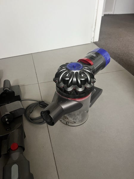 Dyson V7 Motörhead Stick Vaccuum Carousel 2