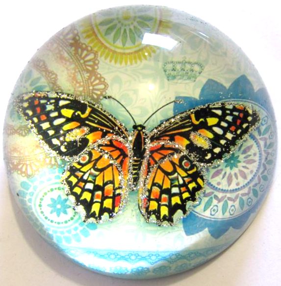 Butterfly paperweight Carousel 1