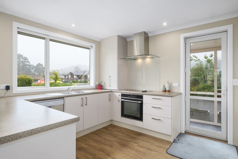 Smart Design, Effortless Living + Bonus Sleepout64440457315458111