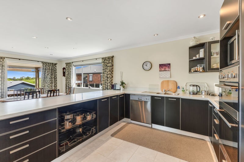 Versatile Home with Beautiful Views!64440552339458112