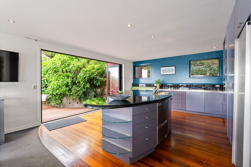 Harbour Views and Architectural Flair64518123047041113