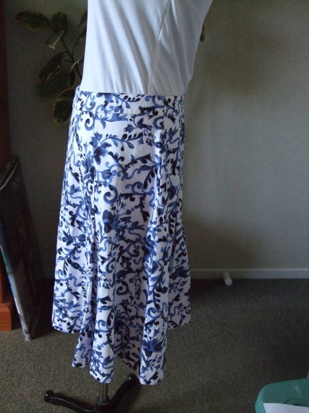 Jacquie.E Blue & White Cotton Skirt Sz 14 Carousel 1