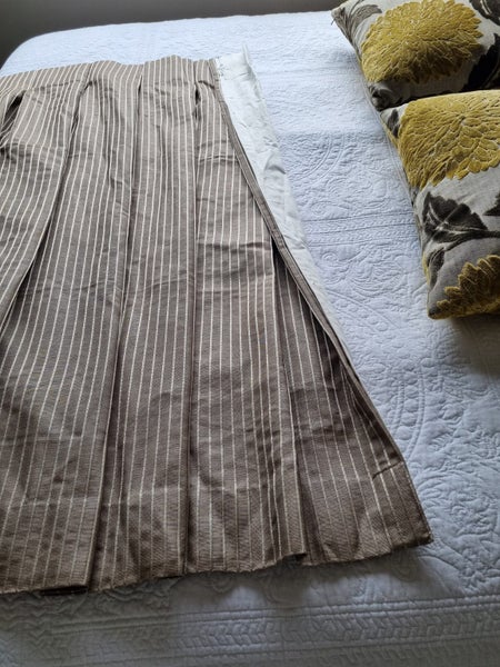 Embroidery Striped with Thermal Lining Dutch Pleated Carousel 1