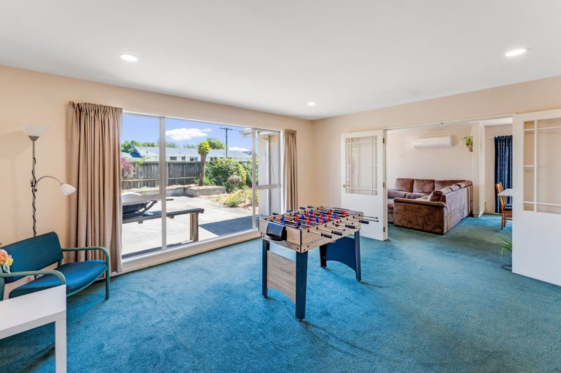 Family haven in the heart of 'Point'64441150570626114