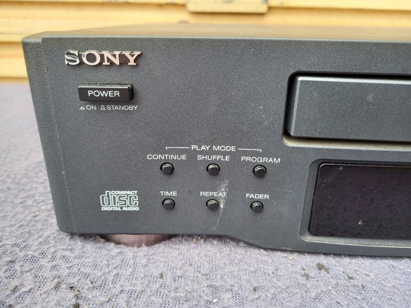 sony cd player -- CDP-M33 Carousel 2