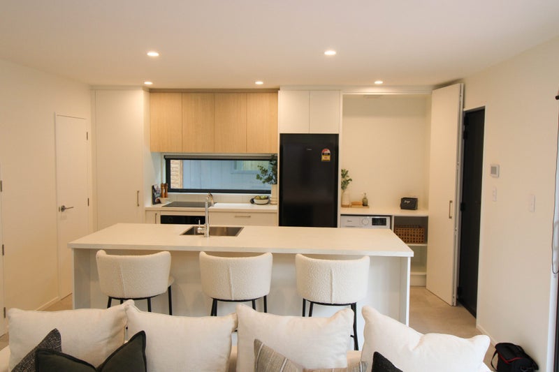 Private stand-alone 2 bed with office!!64442343349635110