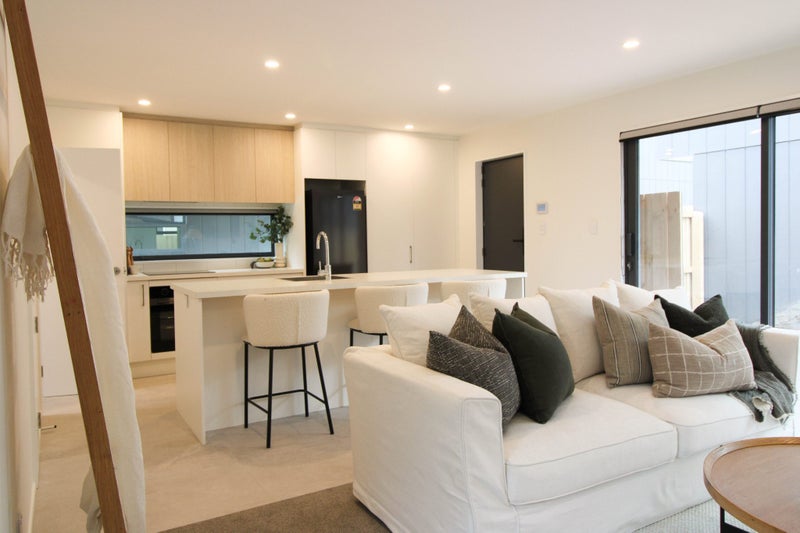 Private stand-alone 2 bed with office!!64442343349635111