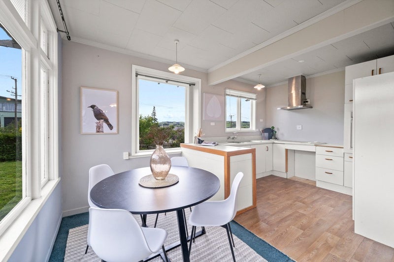 Move in before Christmas64442439894531111