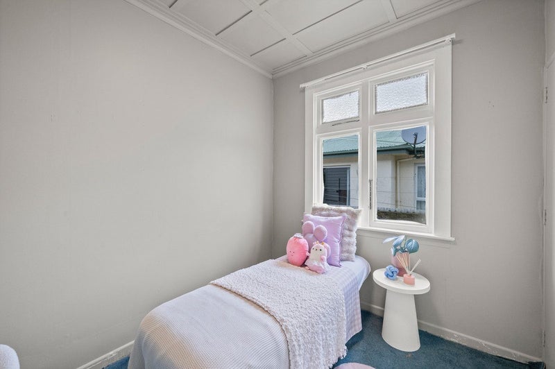 Move in before Christmas64442439894531113