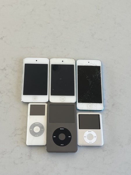 Old Apple Ipods Carousel 2