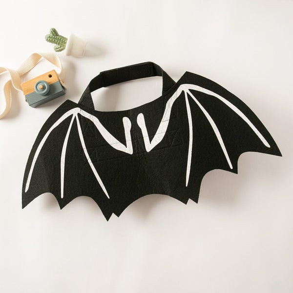 Creative Bat Wings Pet Costume Fun Halloween Outfit for Dogs and Cats Carousel 2