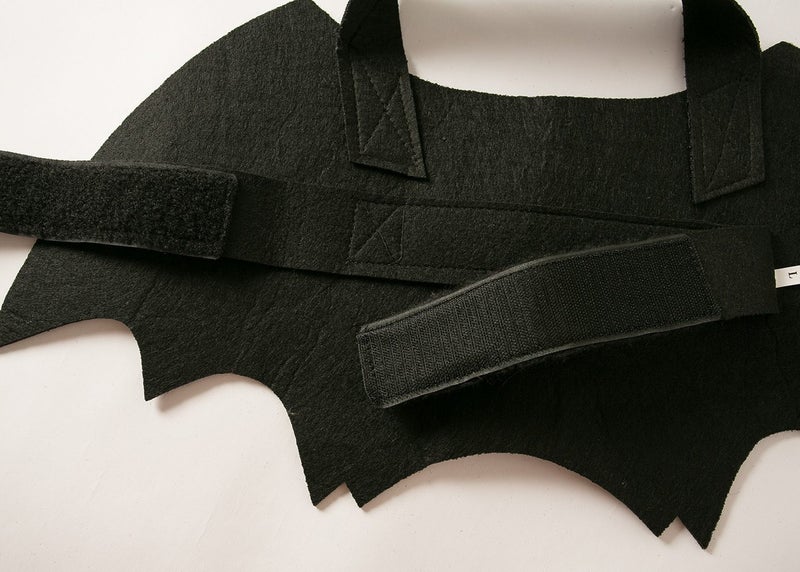 Creative Bat Wings Pet Costume Fun Halloween Outfit for Dogs and Cats Carousel 8