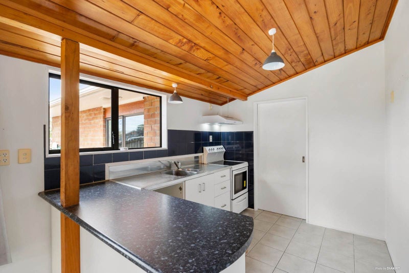 Location & Convenience — Move in Before Christmas!64444545558914113