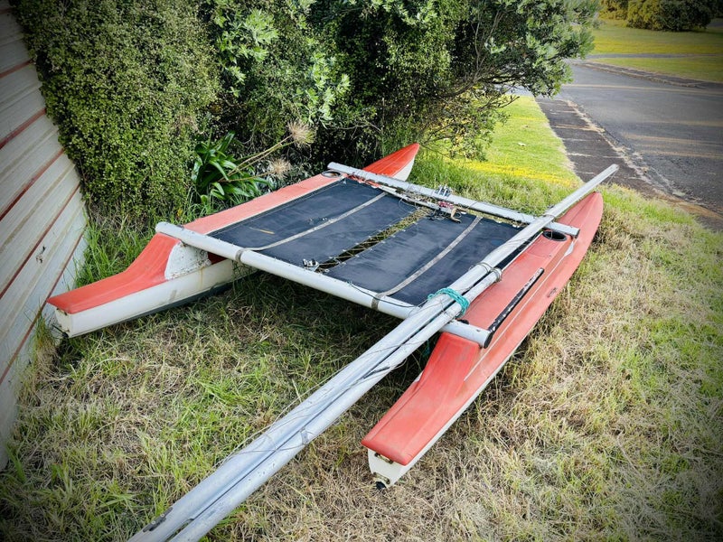 little catamaran Carousel 1