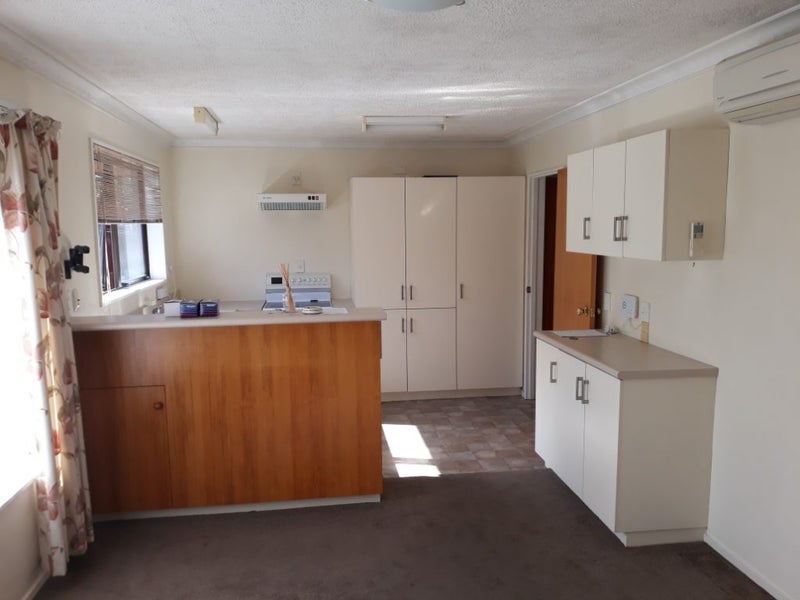 Burnside, 3 bedrooms64447368145537112