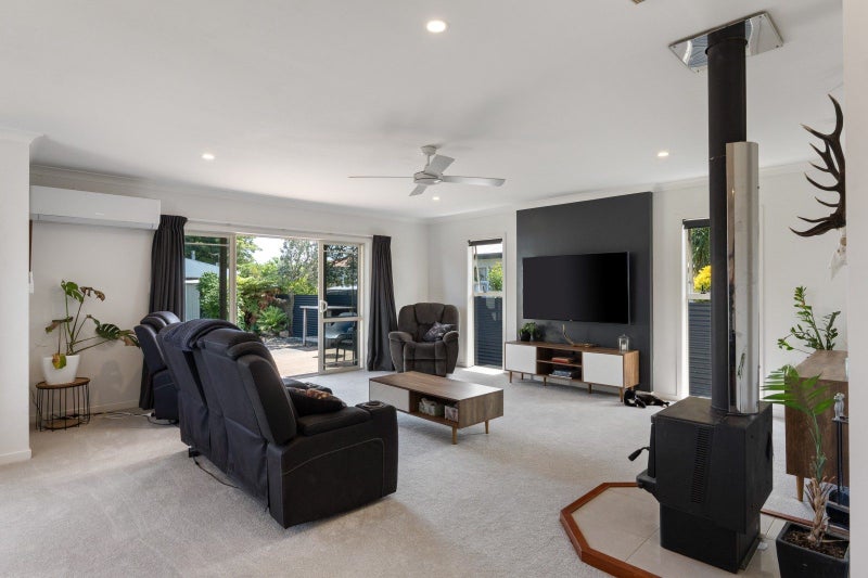 Move-in ready and full of surprises!64447460268931112