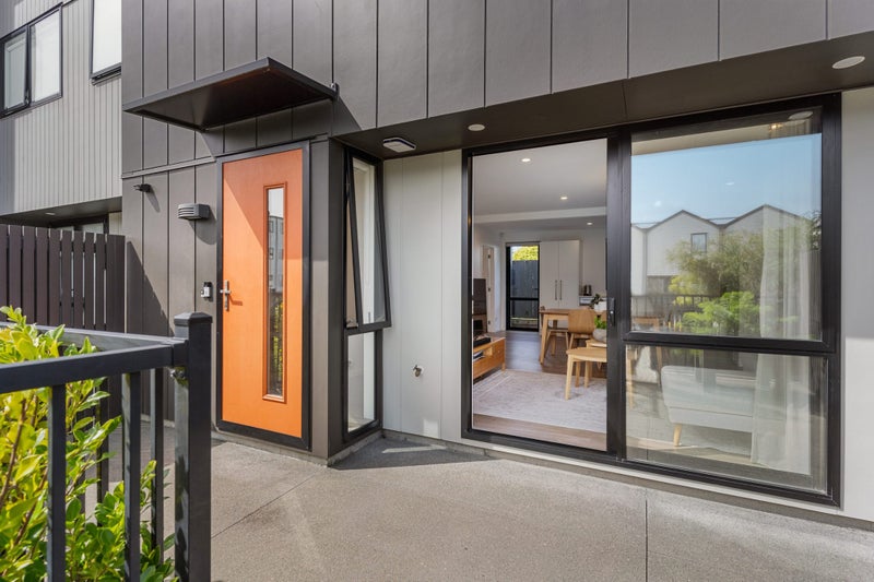 Mangere, 3 bedrooms64724801466498114