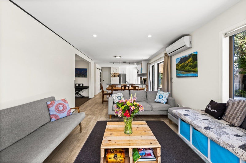 The Unicorn is Here64448360077698114