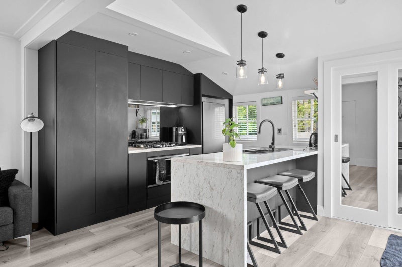 Character & Comfort – Zoned for HBHS...64447671420289112