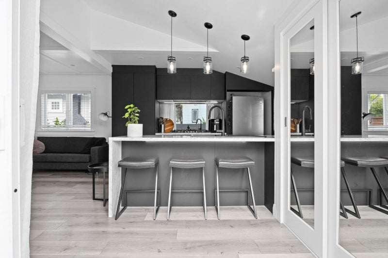 Character & Comfort – Zoned for HBHS...64447671420289113