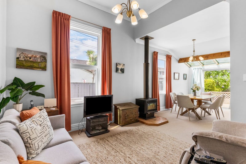 Sun Drenched Cottage with Dream Section64447777286657111