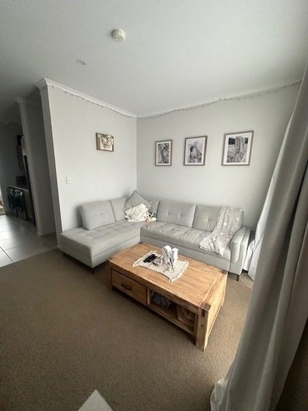 Hobsonville, 2 bedrooms64447777336449111