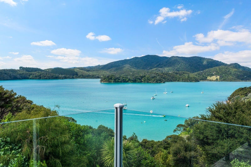 Sea, space, serenity64447777435650110