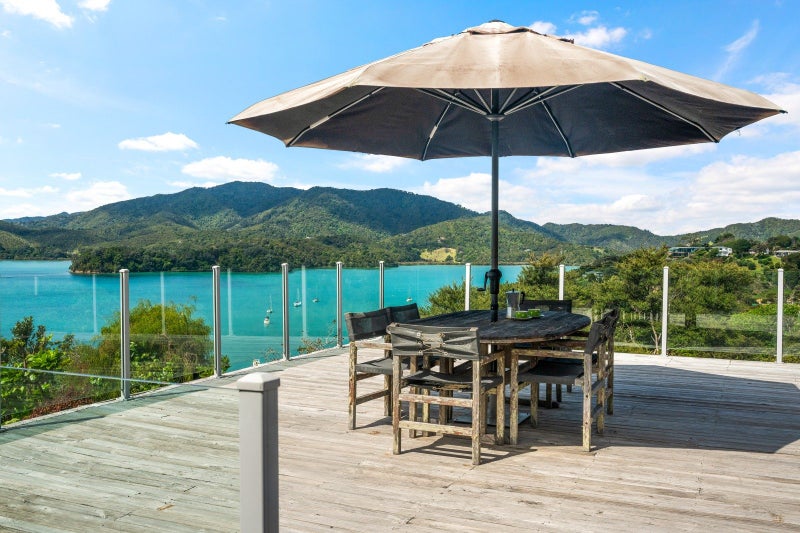 Sea, space, serenity64447777435650111