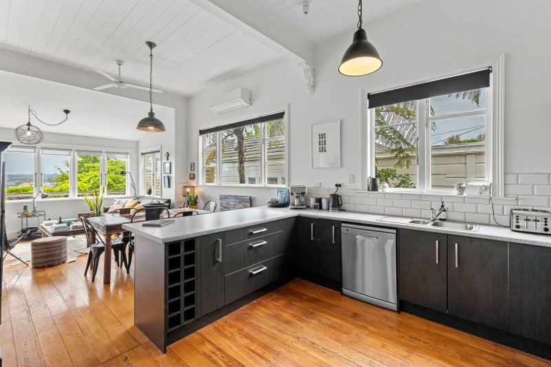 Honey on Hipango64447870070273114