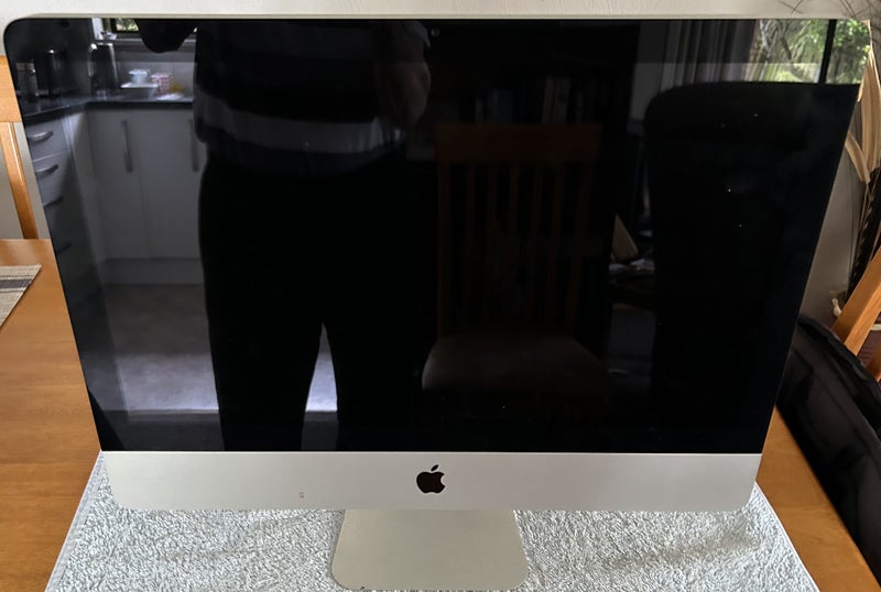 iMac 21.5" Mid 2010 Parts Carousel 1