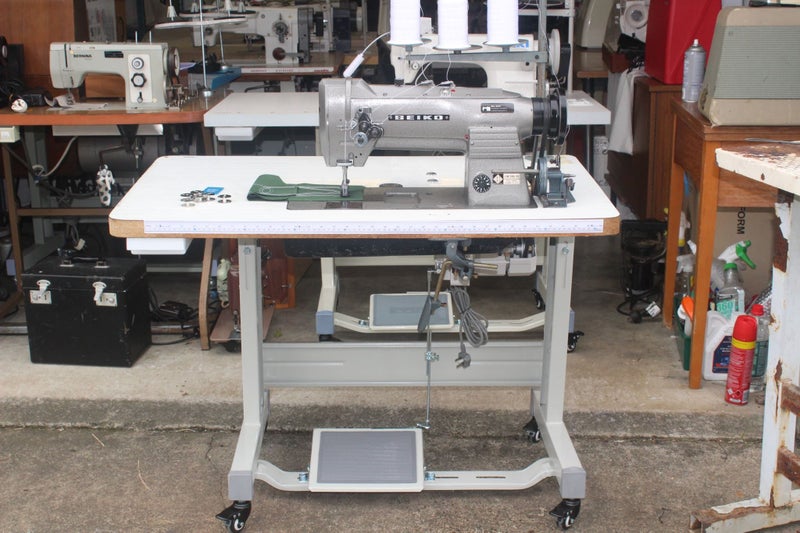 SEIKO TWIN NEEDLE 2 NEEDLE INDUSTRIAL WALKING FOOT SEWING MACHINE Carousel 1
