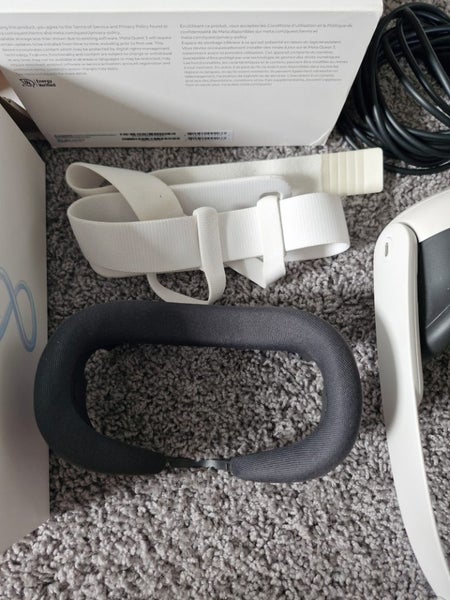 Meta quest 3 + accessories64449199676417111